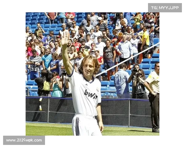 老将莫德里奇续约一年,中场大师传奇继续